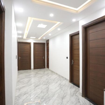 Vibe Hotel Noida Exterior foto