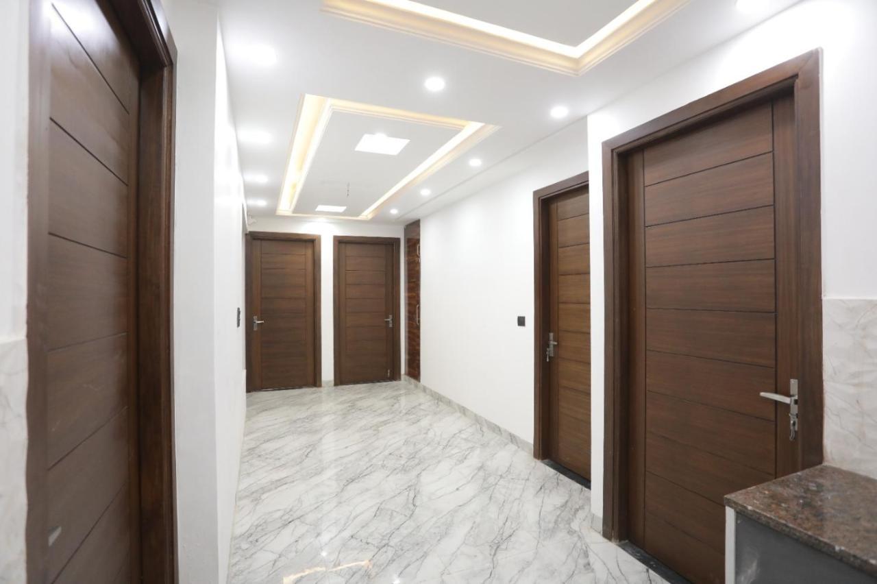 Vibe Hotel Noida Exterior foto